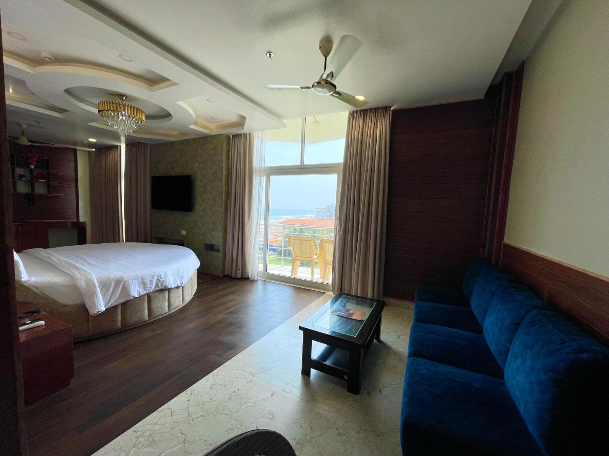 Hotel Tbs ! Puri All-Rooms-Sea View Fully-Air-Conditioned-Hotel With-Lift-And-Parking-Facility Breakfast-Included Екстер'єр фото